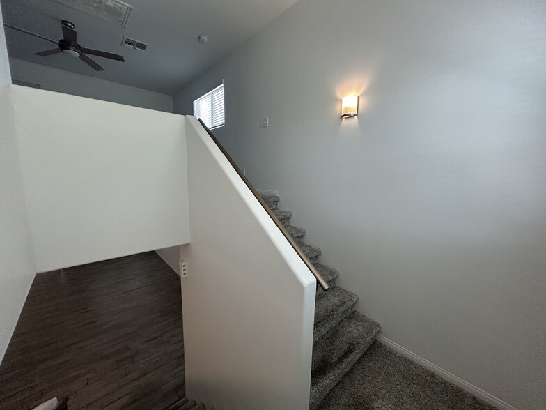 Building Photo - 9208 W Coolidge St