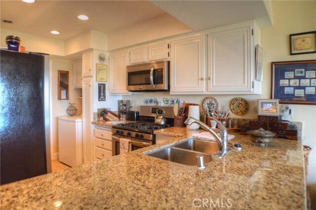 Building Photo - 146 Avenida Baja