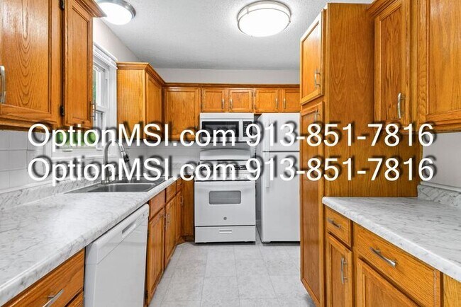 Building Photo - Welcome home to this beautifully updated 3-bedroom home in Kansas City, KS!