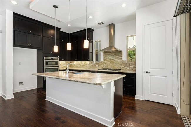 Building Photo - 123 Interval