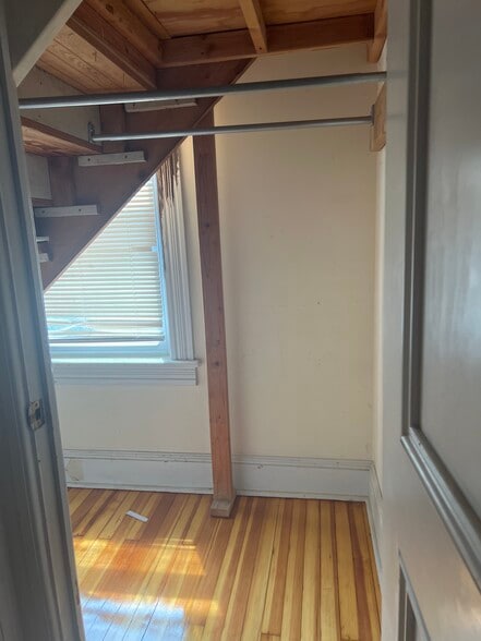 Building Photo - 16 Elmwood Ave