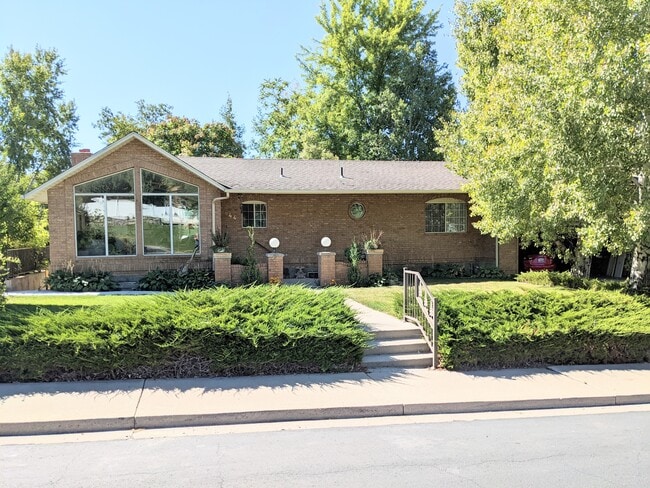 Building Photo - 846 E 300 N