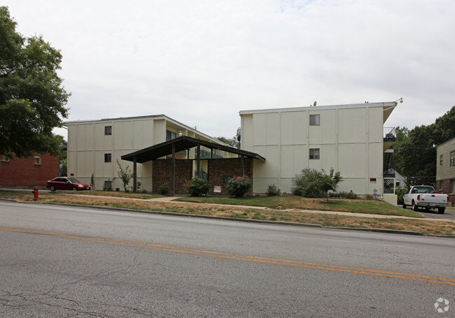 Primary Photo - Belmont Plaza