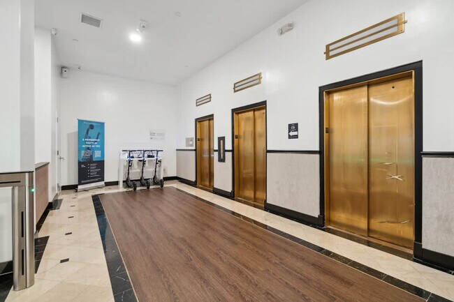 Building Photo - 530 Lexington Ave