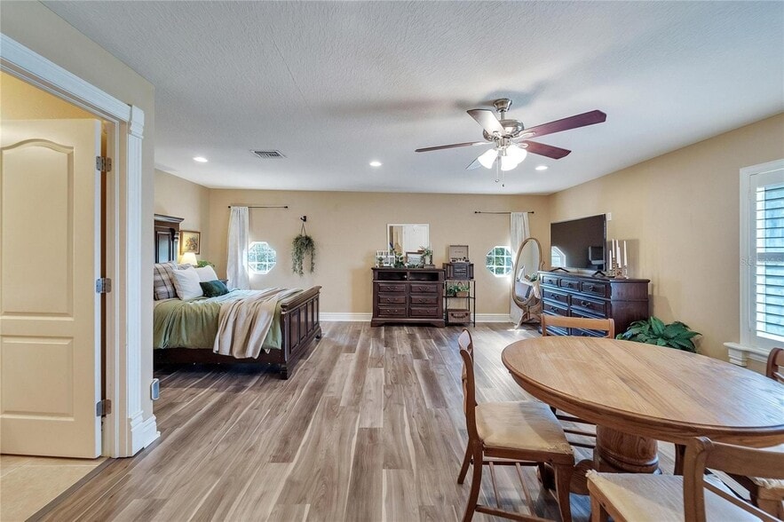 Building Photo - 2656 Wyndsor Oaks Way