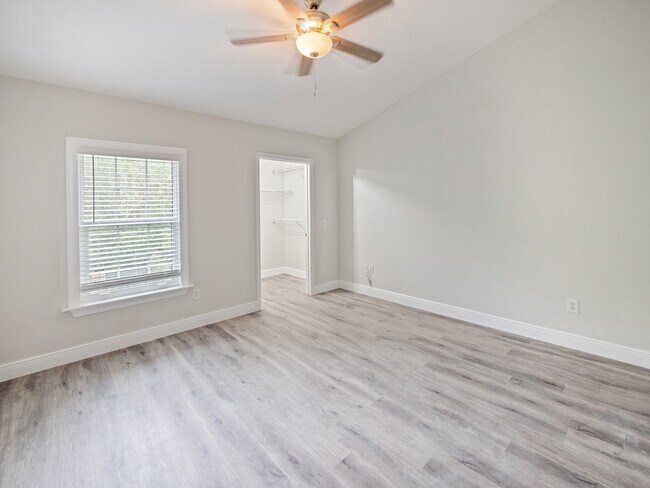 Building Photo - 6518 Swissco Drive, Unit 1234