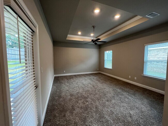 Building Photo - 10498 S Redland St