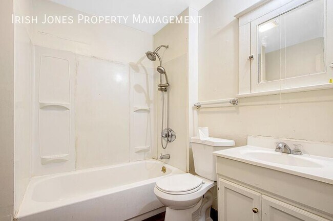 Building Photo - 137 Wilkes Ave