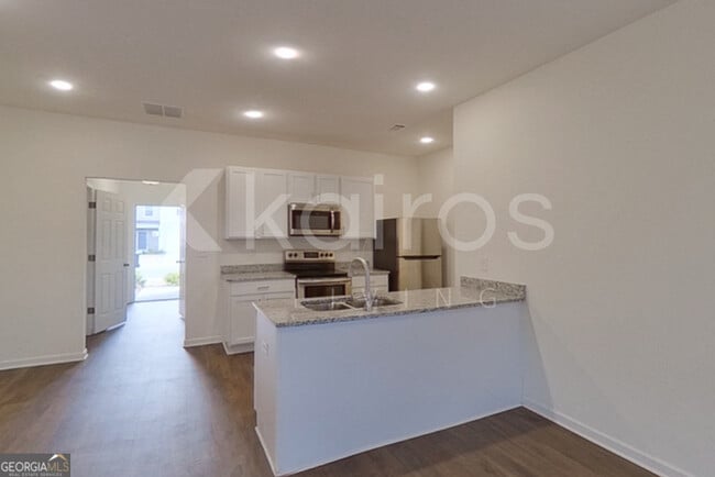 Building Photo - 214 Long Is Dr