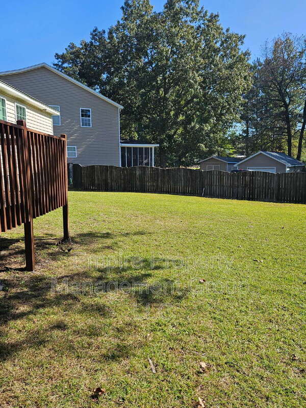 Building Photo - 13 Trillium Ct