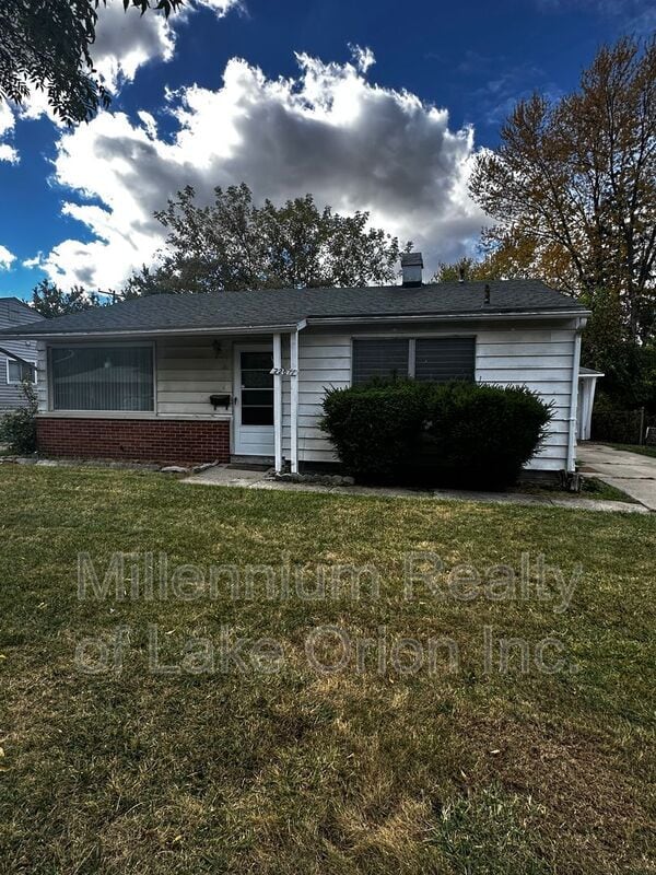 Primary Photo - 22011 Fern St
