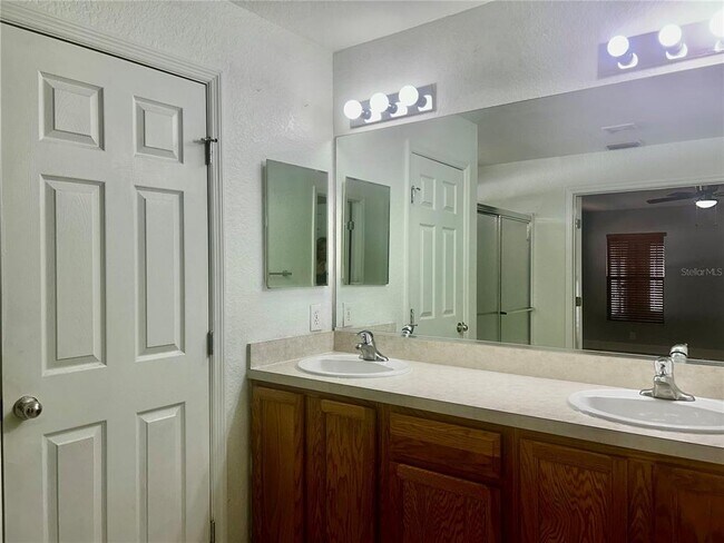 Building Photo - 5155 SW 39th St