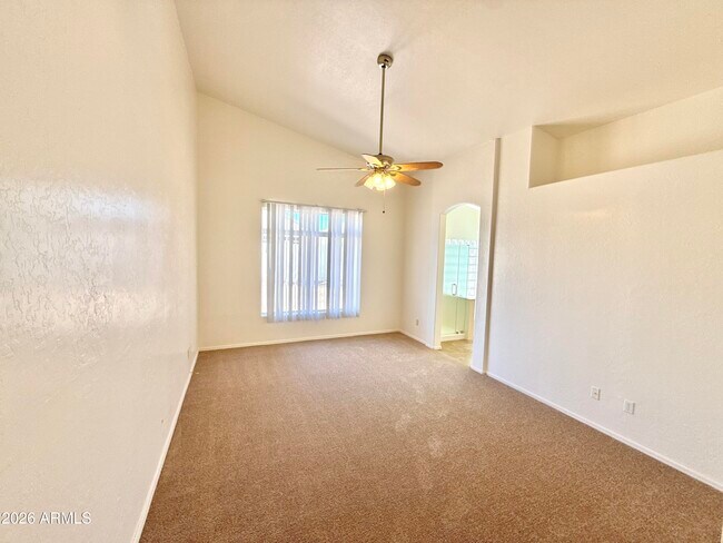 Building Photo - 13896 W Wilshire Dr