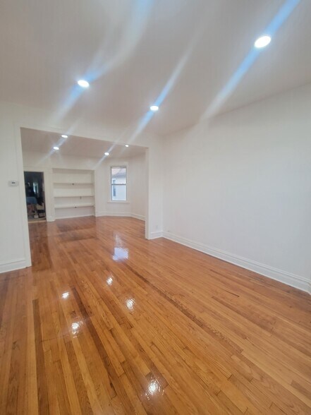 Dining Room - 1905 N Pulaski Rd