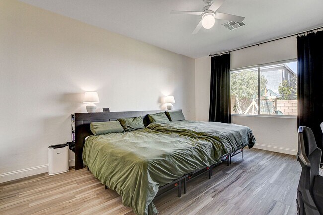 Building Photo - BEAUTIFUL 3 BED 2 BATH IN GATED MOUNTAINS ...