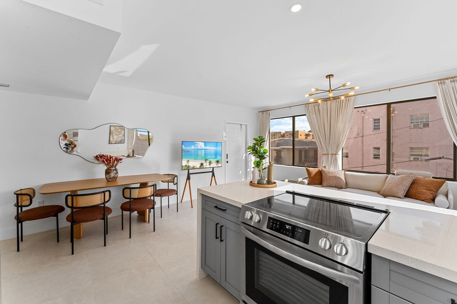 Building Photo - 1210 SW 3rd St