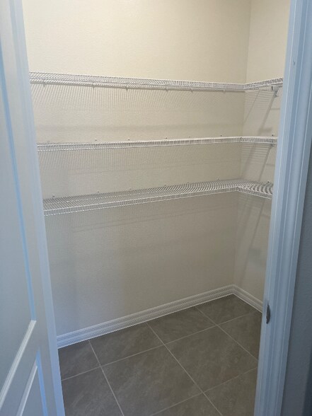 Building Photo - 2642 Angel Falls Dr