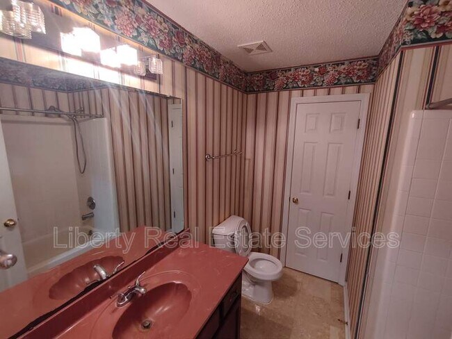 Building Photo - 801 Hopeton Ct
