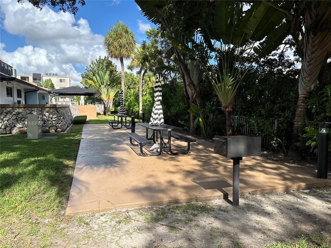 Building Photo - 7725 SW 86th St