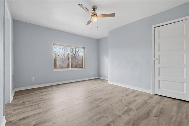 Building Photo - 228 Sylvan Walk
