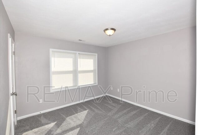 Building Photo - 204 Knell's Ridge Dr