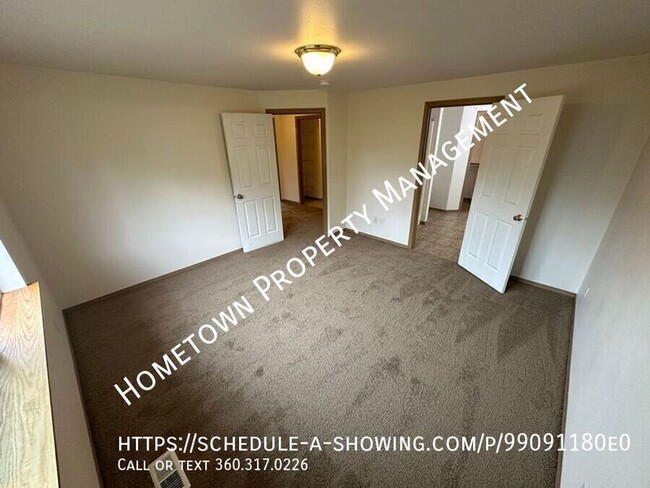 Building Photo - 8407 49th Loop SE