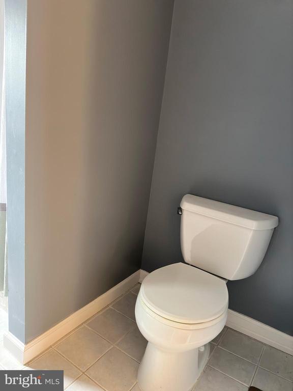 Building Photo - 1525 Montrose St