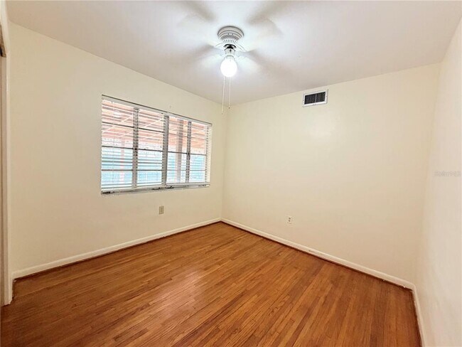 Building Photo - 309 Kerry Dr