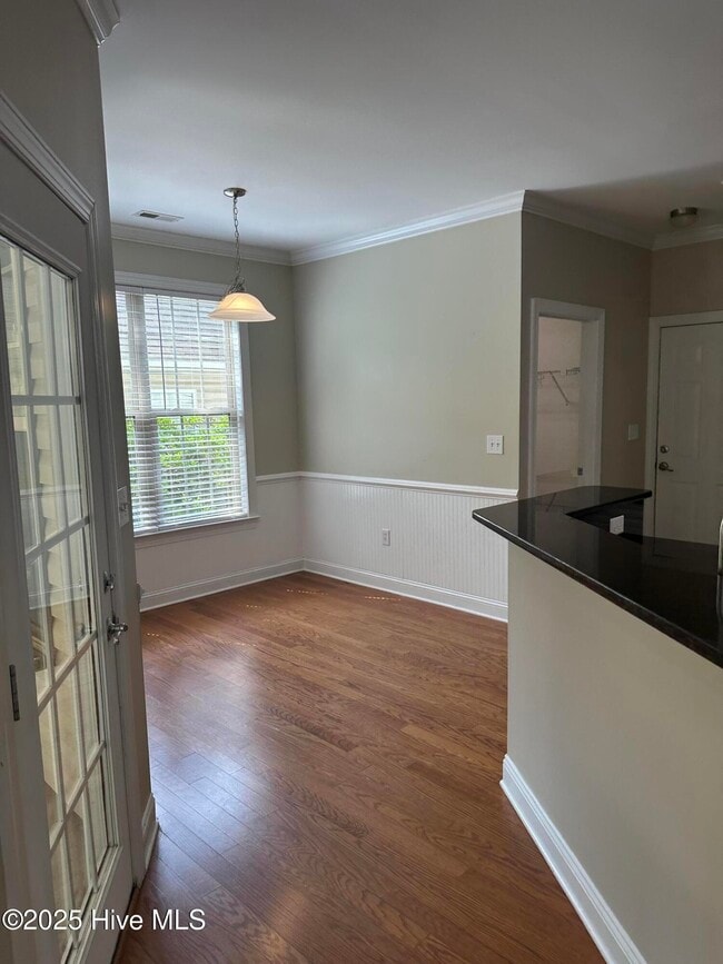 Building Photo - 8854 Plantation Landing Dr