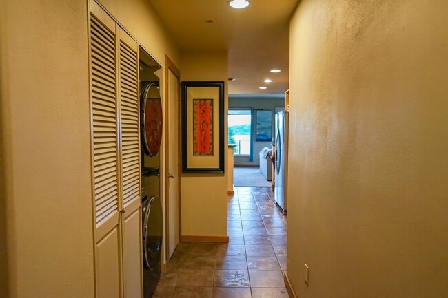 Building Photo - Furnished condo with a view of the lake an...