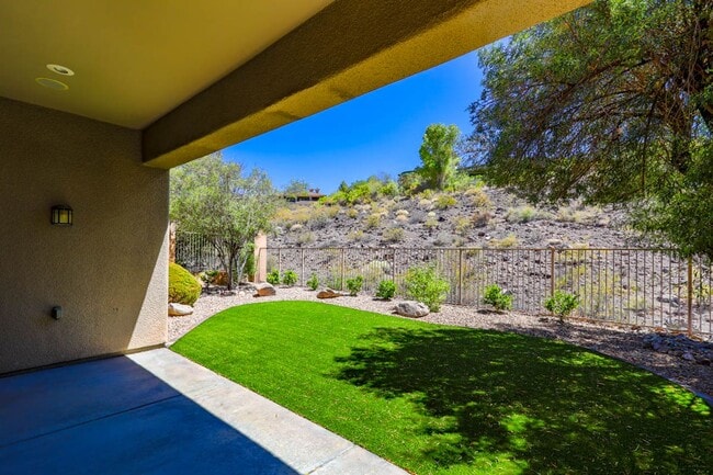 Building Photo - Anthem Country Club Beauty Single Story with Casita