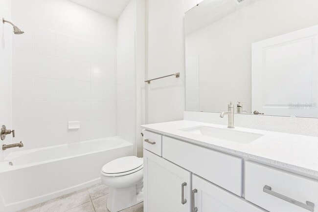 Building Photo - 14037 Kauai Dr