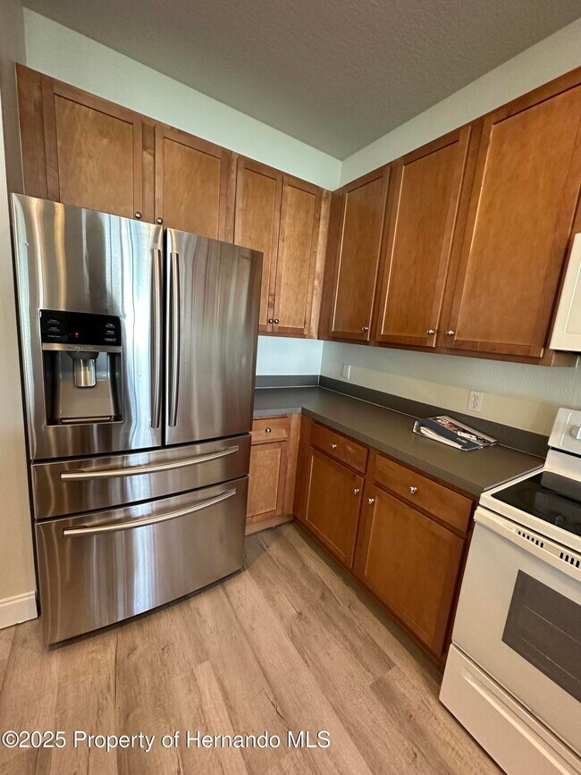 Building Photo - 14227 Wake Robin Dr