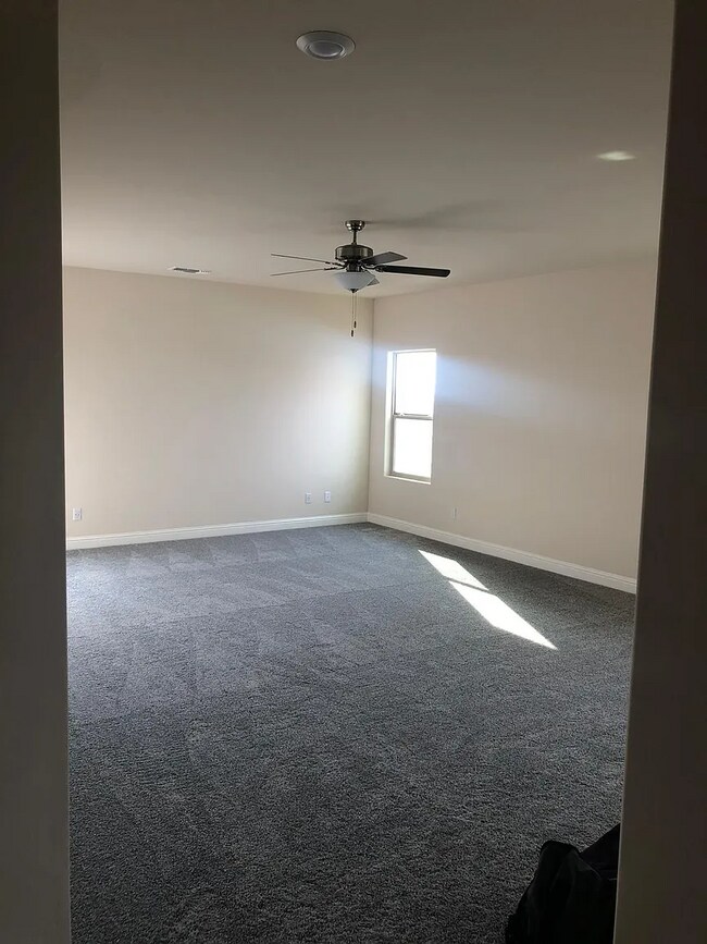 Building Photo - Beautiful Two-Story Home Featuring Granite Kitchen, Large Island & Spa-Style Primary Suite