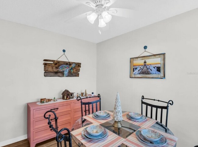 Building Photo - 616 Windrush Bay Dr