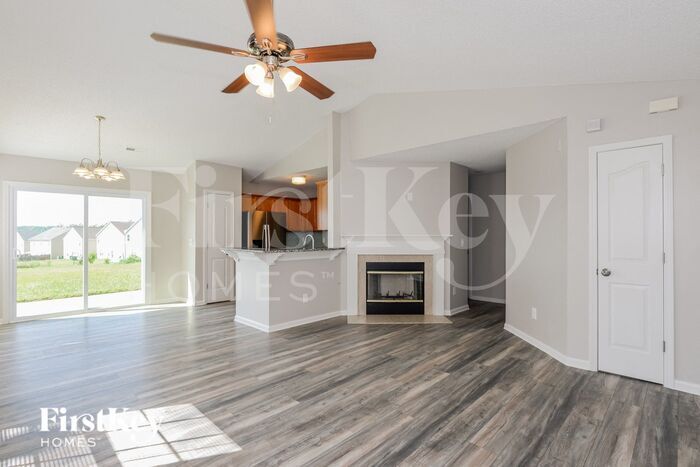 Building Photo - 1401 Bray Dr