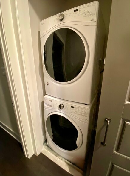 Building Photo - 509 Elmhurst Ave