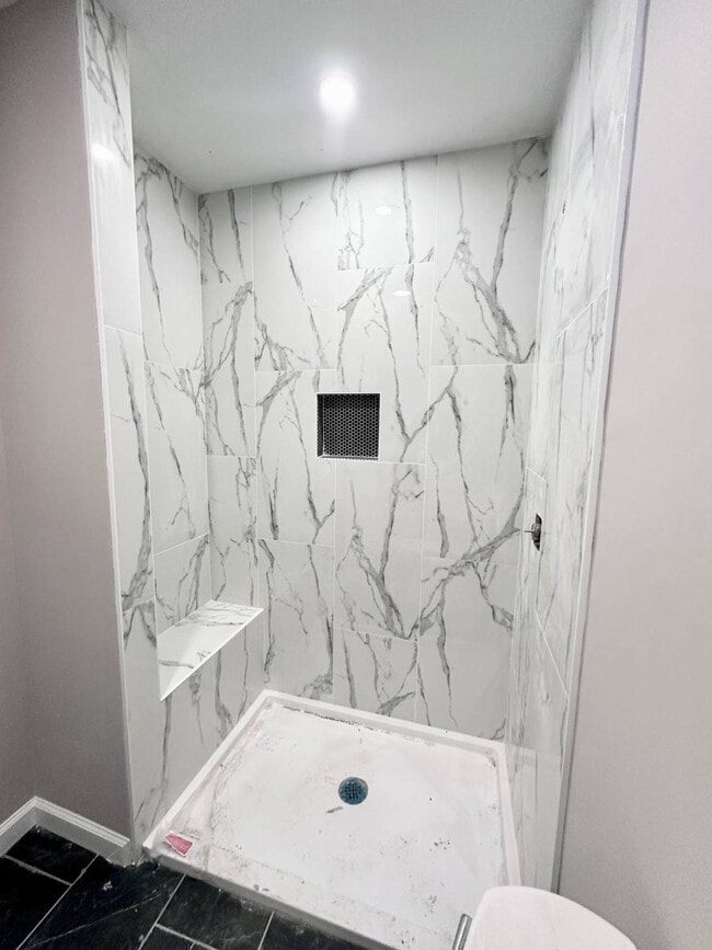 Building Photo - 521 Middleline Rd