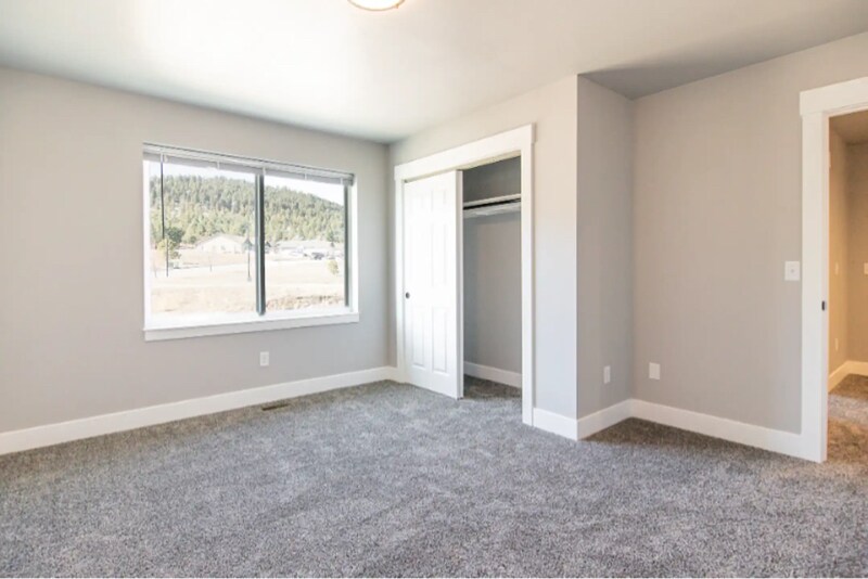 Building Photo - 2296 Deerfield Ln