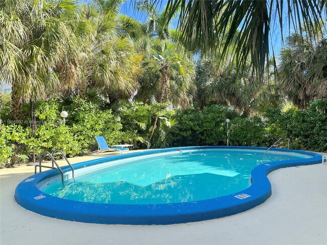 Primary Photo - 9700 E Bay Harbor Dr