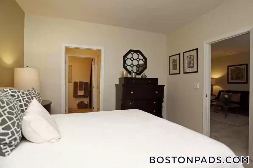 Building Photo - 311 Lowell St