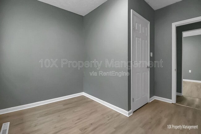 Building Photo - 2918 Azelda St