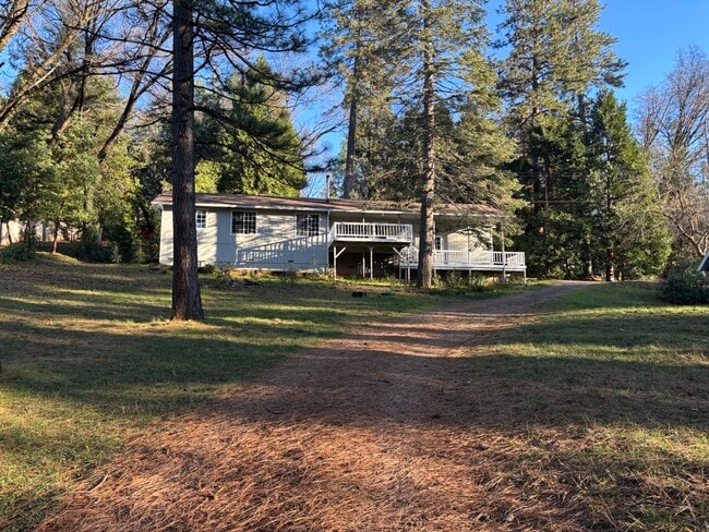 Building Photo - 3181 Hanson Hollow Rd