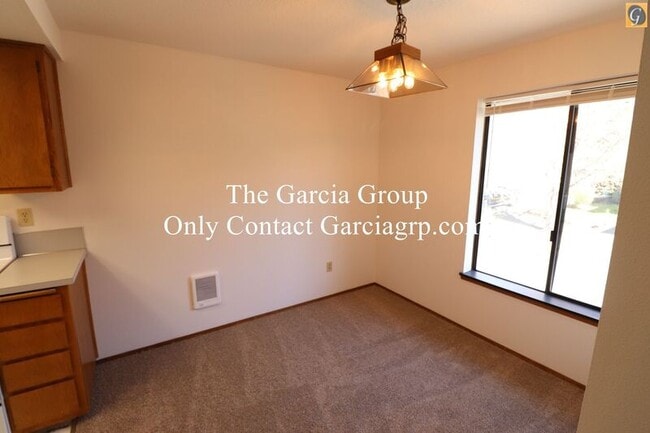 Building Photo - 10634 SW 49th Ave