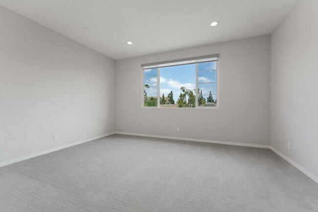 Building Photo - 2434s Tapestry Wy