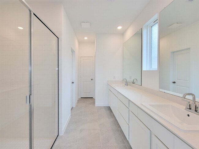 Building Photo - 17850 Aile Pierre Pass