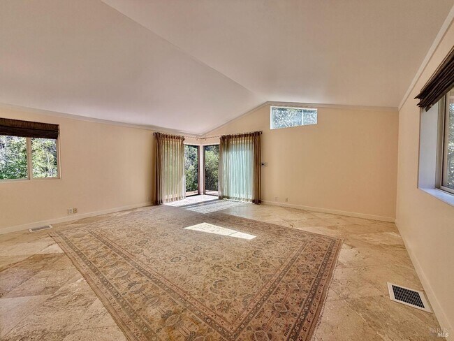 Building Photo - 321 Dutch Henry Canyon Rd