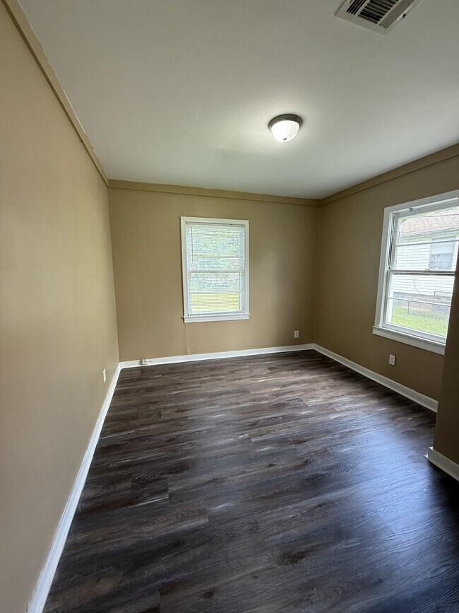 Building Photo - 5604 Ter O