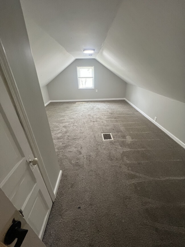 Building Photo - 315 E Park Dr