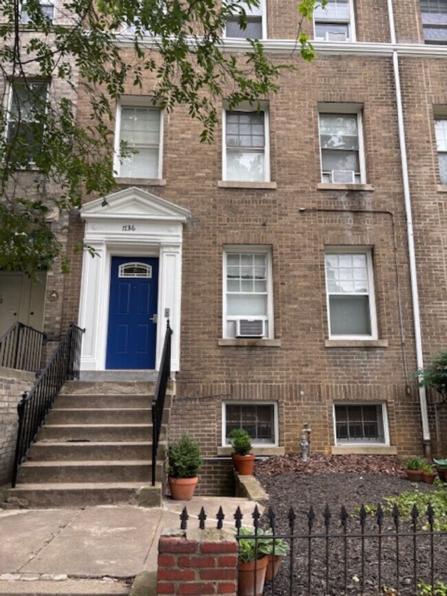 Building Photo - 1736 T St NW